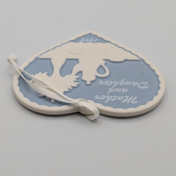 Hallmark Keepsake Mother and Daughter 1998, Vintage Porcelain Christmas Ornament - Picture 4 of 10
